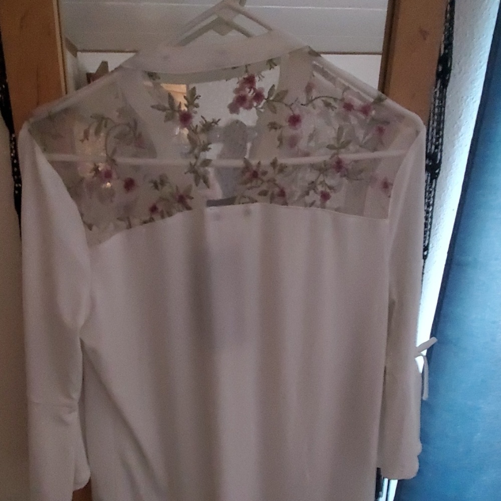 Blouse - Picture 3 of 4